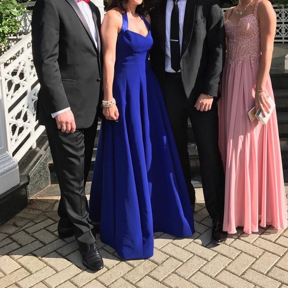 Gown/dress - Picture 5 of 5